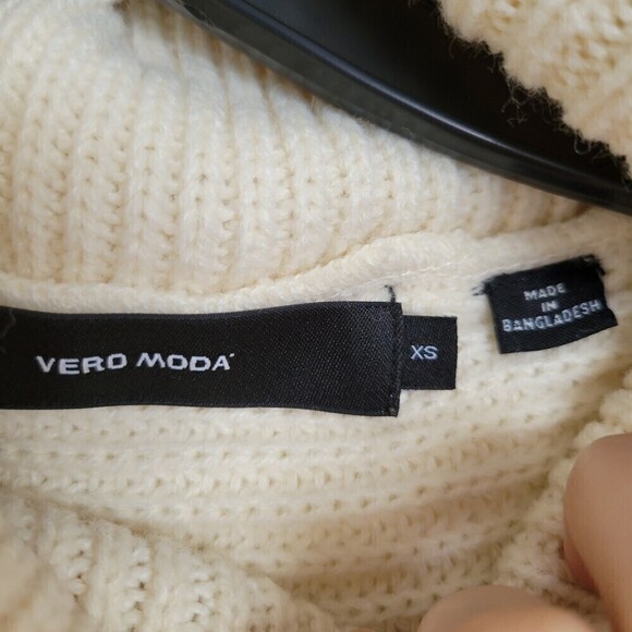 Stitch Fix VERO MODA Ivory Chunky Cable Knit Cowl Turtleneck Long Sleeve Sweater - Picture 9 of 12